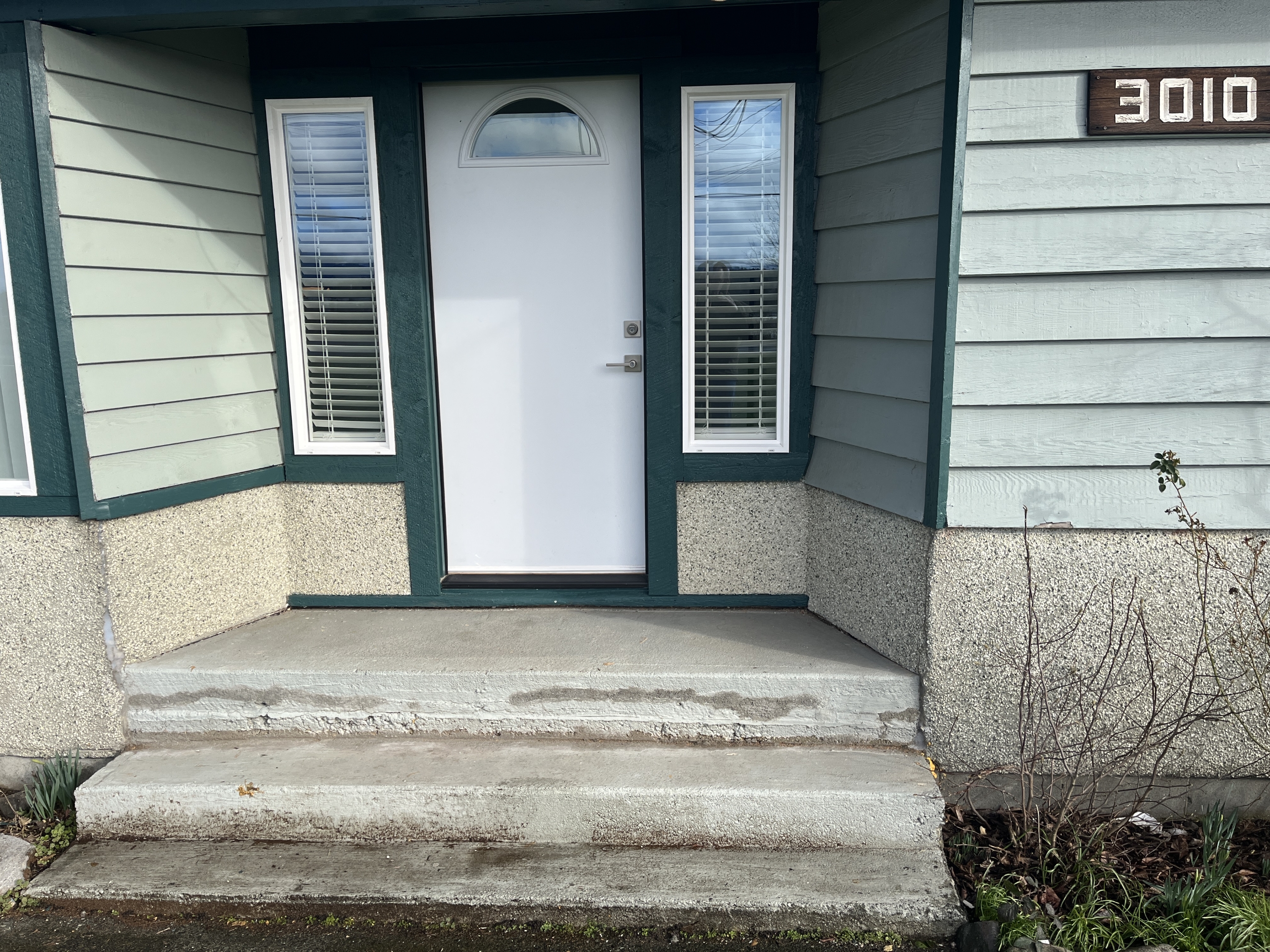 1 - 3010 Comox Road (L-Up)